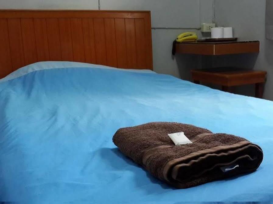 White Orchid Inn I Бангкок Екстер'єр фото