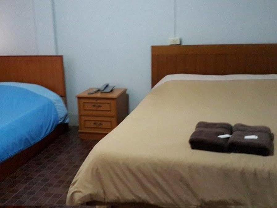 White Orchid Inn I Бангкок Екстер'єр фото