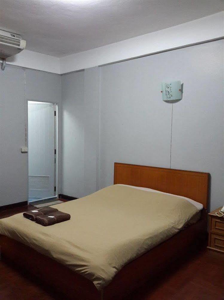 White Orchid Inn I Бангкок Екстер'єр фото